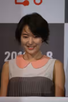 2011년 12월 1일 서울 왕십리 CGV에서 열린 영화 《결정적 한방》 언론시사회 및 기자간담회에 참석한 윤진서.