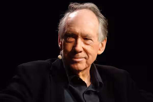 Ian McEwan in München bei der Buchvorstellung des Romans "Was wir wissen können" in der Muffathalle (Veranstalter: Das Literaturhaus München) (2025)