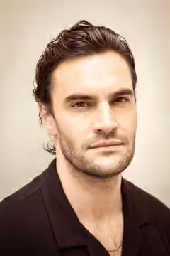 Tom Bateman