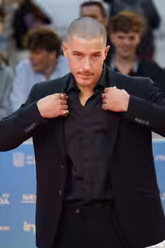 Taz Skylar at the Red Carpet of the Malaga 2025 Festival next to Cervantes Theater