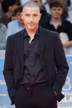 Taz Skylar at the Red Carpet of the Malaga 2025 Festival next to Cervantes Theater