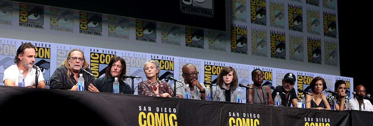 Andrew Lincoln, Greg Nicotero, Norman Reedus, Melissa McBride, Lennie James, Chandler Riggs, Danai Gurira, Jeffrey Dean Morgan, Lauren Cohan, Alanna Masterson a (2017)