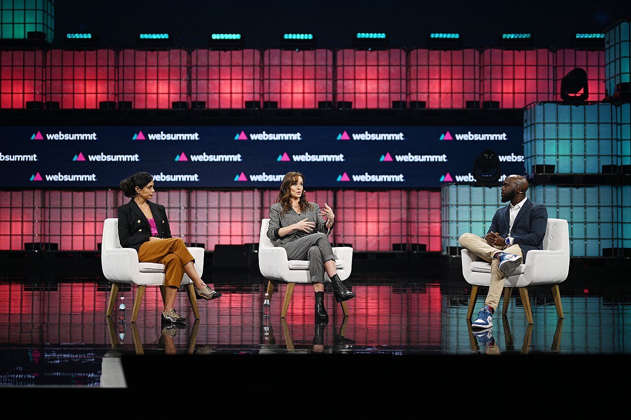 15 November 2023; Speakers, from left, Morena Baccarin, Actor &amp; Ambassador, International Rescue Committee; Sarah Wayne Callies, Actor &amp; Ambassador, Int