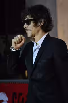 Óscar Jaenada llega a la alfombra roja de Seminci 2012