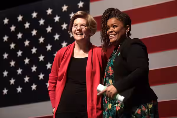 U.S. Senator Elizabeth Warren and Yvette Nicole Brown speaking with supporters at a town hall at Centennial High School in Las Vegas, Nevada. Please attribute t (2020)