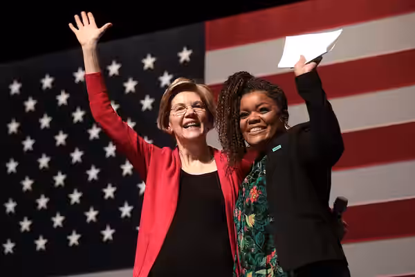 U.S. Senator Elizabeth Warren and Yvette Nicole Brown speaking with supporters at a town hall at Centennial High School in Las Vegas, Nevada. Please attribute t (2020)