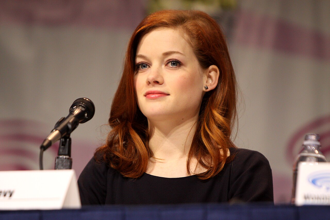 Jane Levy speaking at the 2013 WonderCon at the Anaheim Convention Center in Anaheim, California. Please attribute to Gage Skidmore if used elsewhere.