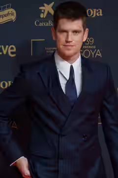 Miguel Bernardeau en the red carpet of the Goya Awards held in Granada in 2025