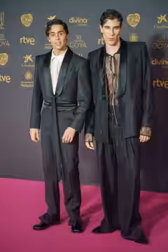 Los Javis en la alfombra roja de los Premios Goya 2024 celebrados en Valladolid