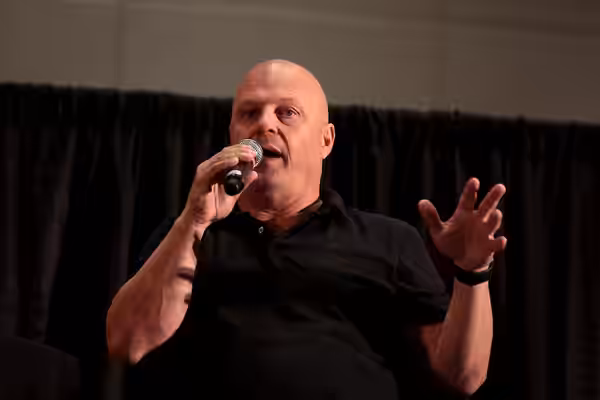 Michael Chiklis speaking at the 2018 Phoenix Comic Fest at the Phoenix Convention Center in Phoenix, Arizona. Please attribute to Gage Skidmore if used elsewher