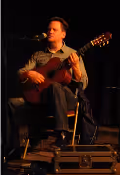 Mark Kozelek performing with Sun Kil Moon at Le Divan du Monde, Paris. (2014)