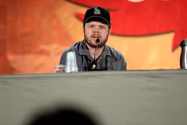 Elden Henson speaking at the 2017 Phoenix Comicon at the Phoenix Convention Center in Phoenix, Arizona. Please attribute to Gage Skidmore if used elsewhere.
