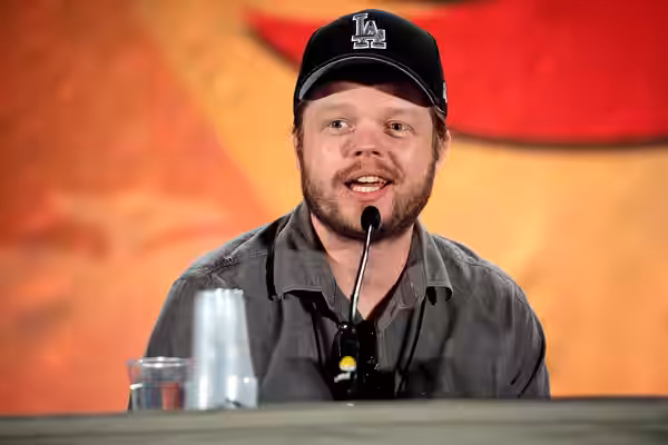 Elden Henson speaking at the 2017 Phoenix Comicon at the Phoenix Convention Center in Phoenix, Arizona. Please attribute to Gage Skidmore if used elsewhere.