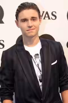 w:Callan McAuliffe at GQ Men Of The Year Awards 2011