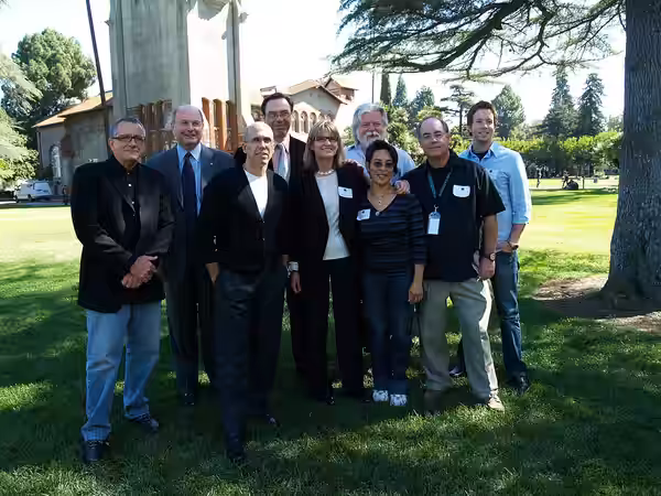 Jeffrey Katzenberg poses with San Jose State University president Don Kassing and other faculty outside of Tower Hall during his visit on 10/11/2007.
