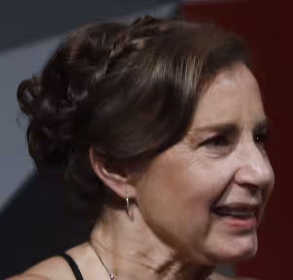 BEST ACTRESS, Verónica Langer, for La caridad. Photography: Milton Martínez / Secretary of Culture CDMX. (2017)