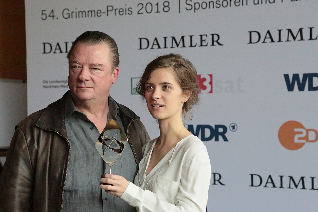 Liv Lisa Fries, Peter Kurth beim Grimme-Preis 2018, am 13.04.2018 in Marl.