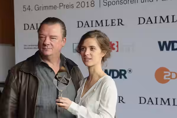Liv Lisa Fries, Peter Kurth beim Grimme-Preis 2018, am 13.04.2018 in Marl.