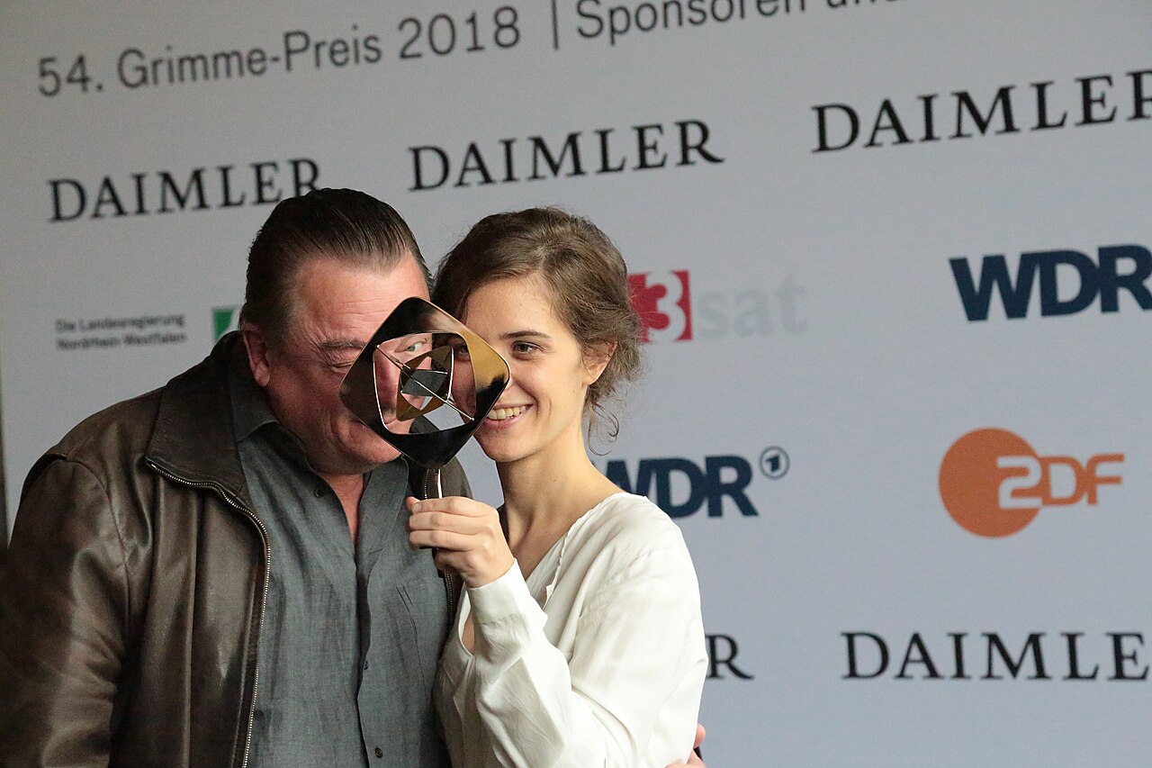 Liv Lisa Fries, Peter Kurth beim Grimme-Preis 2018, am 13.04.2018 in Marl.