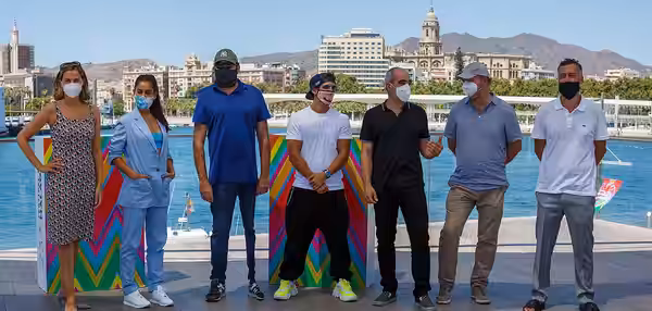 Equipo de la película Hasta el cielo en la sesión fotográfica de presentación de la película en el Festival de Málaga 2020. Muelle uno.