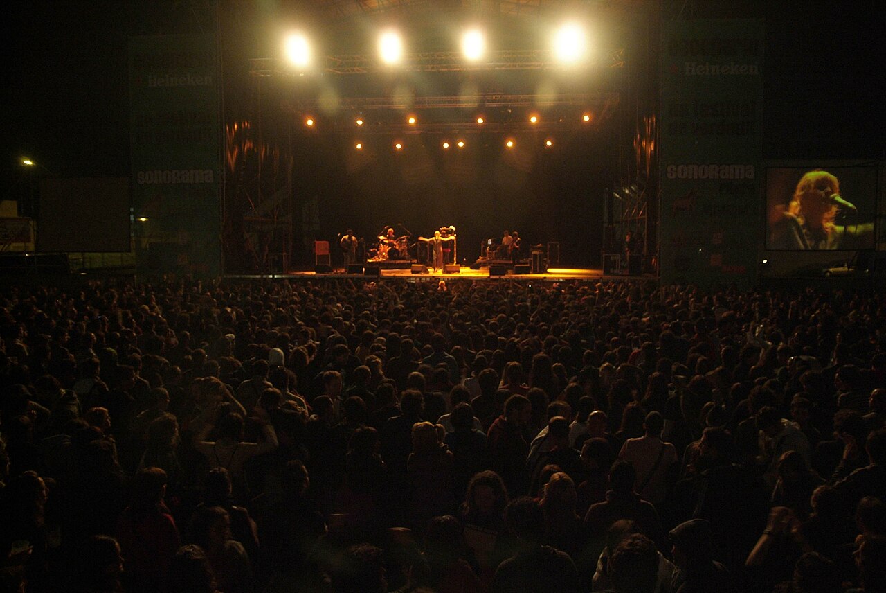 Najwajean : Najwa Nimri y Carlos Jean durante su actuación en el Festival Sonorama 2008, en Aranda de Duero (Burgos)