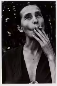 Sujet : Bausch, Pina (1940-2009) -- Portraits Bausch, Pina (1940-2009) Festival d'Avignon (35 ; 1981) Portraits de la danse -- 1981-1990 Appartient à l’ensemble (1984)