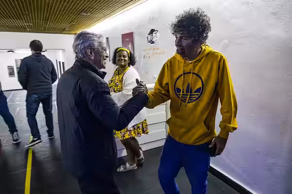 Caetano Veloso está de volta com sua coluna na Mídia NINJA, dessa vez entrevistando Fernando Haddad. Convidado para falar do seu novo livro “O Terceiro Excluído (2022)