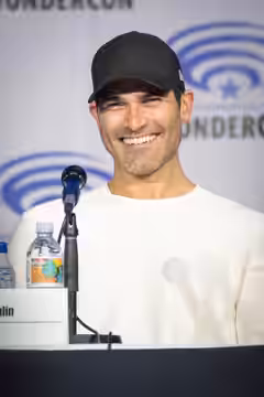 Tyler Hoechlin speaking about Superman &amp; Lois at the 2022 WonderCon.