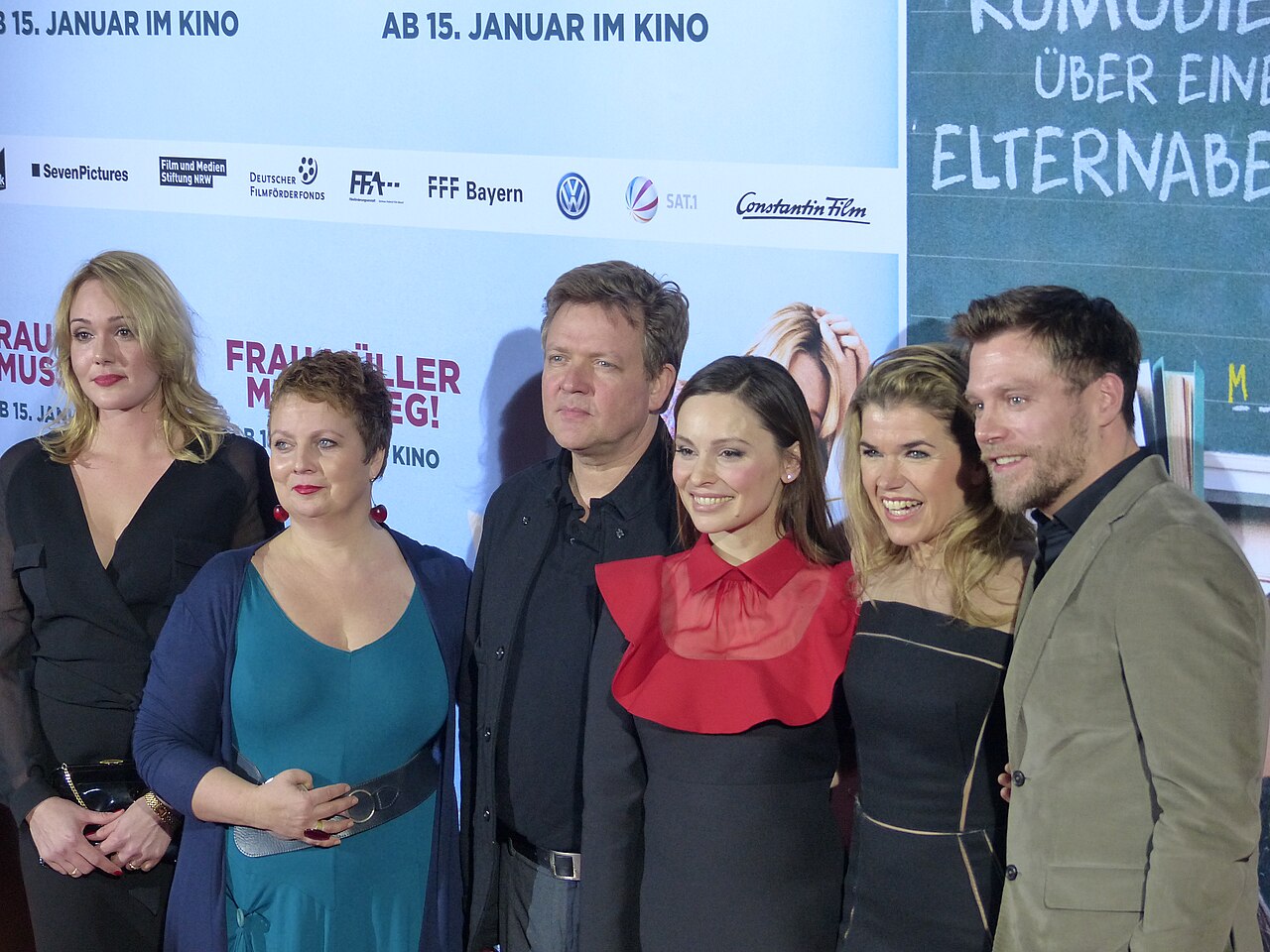 Alwara Höfels, Gabriela Maria Schmeide, Justus von Dohnányi, Mina Tander, Anke Engelke und Ken Duken bei der Kinopremiere von "Frau Müller muss weg", Januar 201 (2015)