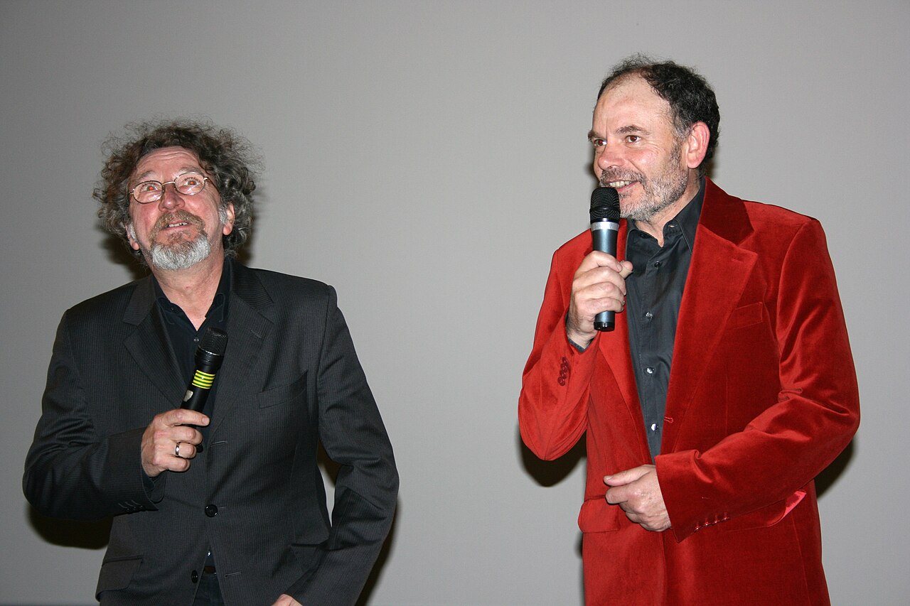 Robert Guédiguian et Jean-Pierre Darroussin à l'avant-première de Lady Jane diffusée à l'UGC Ciné Cité Les Halles, à Paris. (2008)