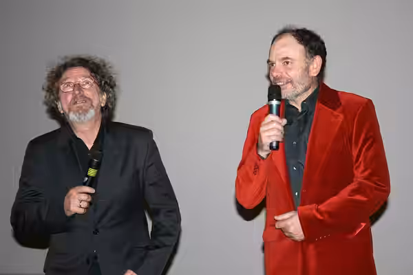 Robert Guédiguian et Jean-Pierre Darroussin à l'avant-première de Lady Jane diffusée à l'UGC Ciné Cité Les Halles, à Paris. (2008)