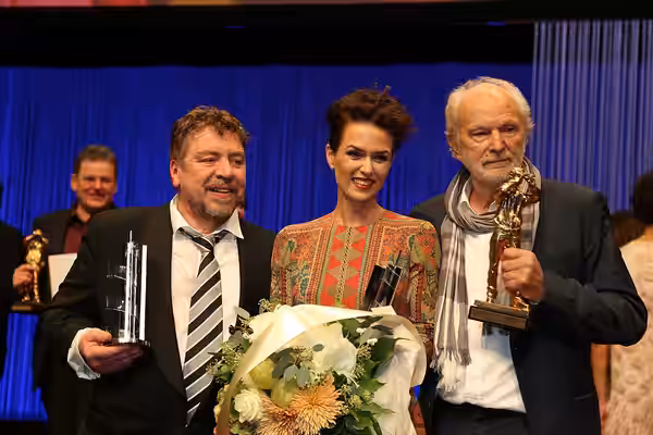 Armin Rohde, Melika Foroutan und Michael Gwisdek beim Hessischen Film- und Kinopreis 2015