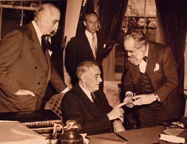 208-PU-171C-12: Inaugural Medal Presented to President Franklin D. Roosevelt, Washington.D.C. Inaugural medal commenting the Fourth Inauguration of President Fr (2016)
