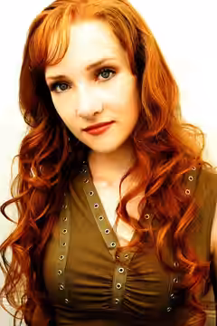 Scarlett Pomers