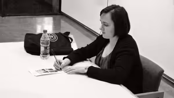 Sarah Vowell signing books after a lecture at Lamar Univ. in Beaumont, Texas (2010)