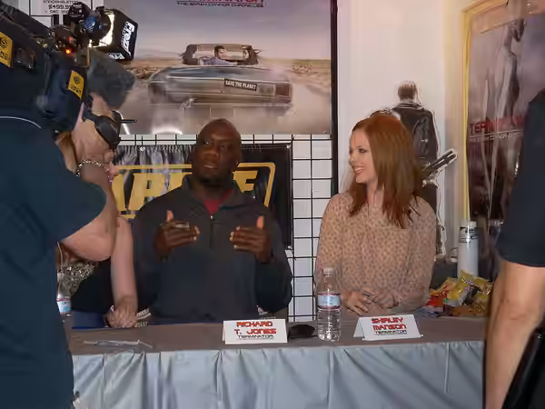Richard T. Jones &amp; Shirley Manson at the Golden Apple (2008)