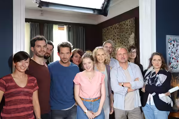 Julia Nisslein, Florian Ross, Finn Christoph Stroeks, Marc Benjamin, Kristina Löbbert, Jella Haase, Juliane Köhler, Daniel Sonnabend, Uwe Ochsenknecht und Petra (2017)