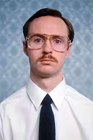 Aaron Ruell