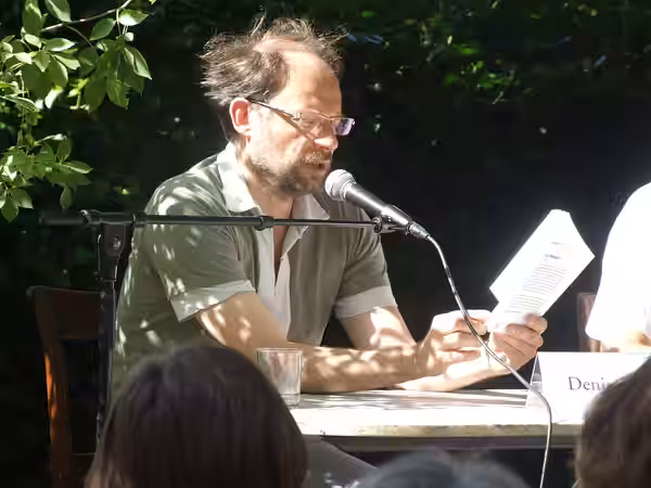 Denis Podalydes aux XXe Lectures sous l'Arbre ; Cheyne, Le Chambon-sur-Lignon ; août 2011