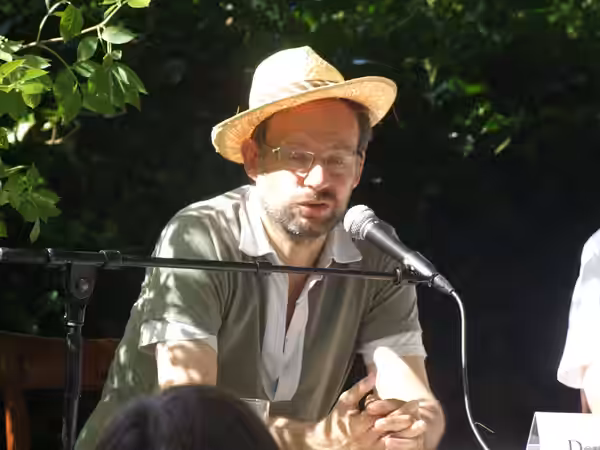 Denis Podalydes aux XXe Lectures sous l'Arbre ; Cheyne, Le Chambon-sur-Lignon ; août 2011