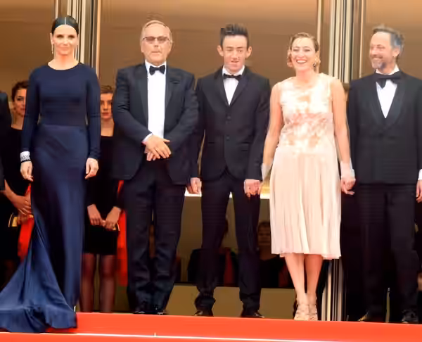 Présentation de "Ma Loute" au festival de Cannes. De gauche à droite, Juliette Binoche, Fabrice Luchini, Brandon Lavieville, Valeria Bruni Tedeschi et Jean-Luc  (2016)