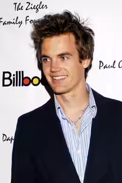 Tyler Hilton at the 79th Annual Academy Awards Children Uniting Nations/Billboard afterparty. (2007)
