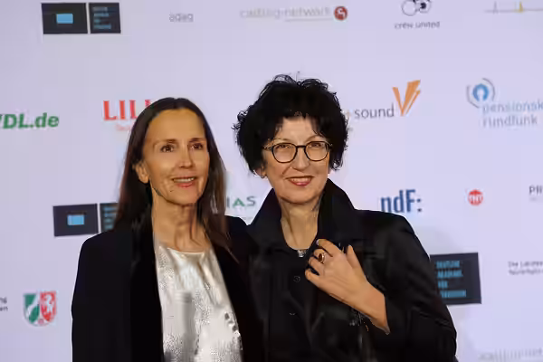 Gabriele Binder und Riccarda Merten-Eiche bei der Verleihung der Auszeichnungen der Deutschen Akademie für Fernsehen (DAFF) 2017.