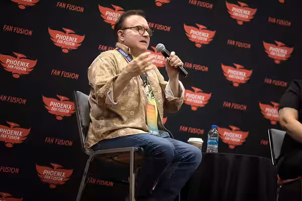 Billy West speaking with attendees at the 2022 Phoenix Fan Fusion at the Phoenix Convention Center in Phoenix, Arizona. Please attribute to Gage Skidmore if use