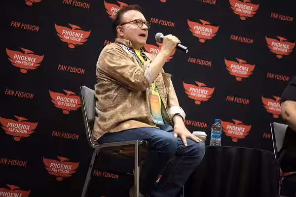 Billy West speaking with attendees at the 2022 Phoenix Fan Fusion at the Phoenix Convention Center in Phoenix, Arizona. Please attribute to Gage Skidmore if use