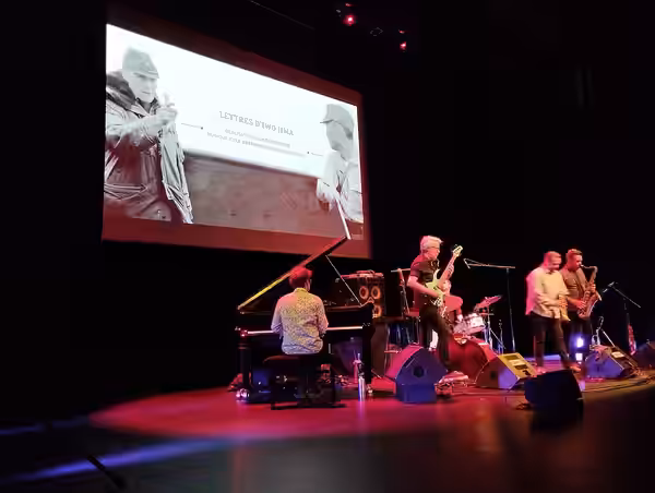 Le Kyle Eastwood Quintet en concert au théâtre Paul-Eluard de Choisy-le-Roi, le 3 octobre 2025.