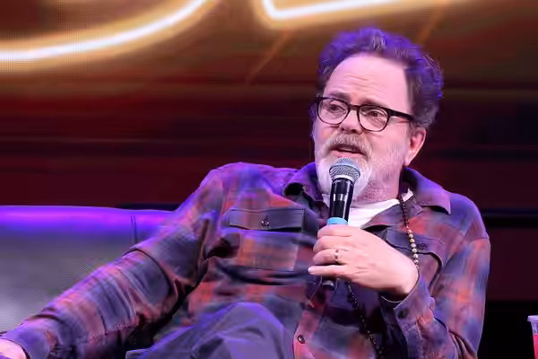 Rainn Wilson speaking with attendees at the 2025 Phoenix Fan Fusion at the Phoenix Convention Center in Phoenix, Arizona. Please attribute to Gage Skidmore if u