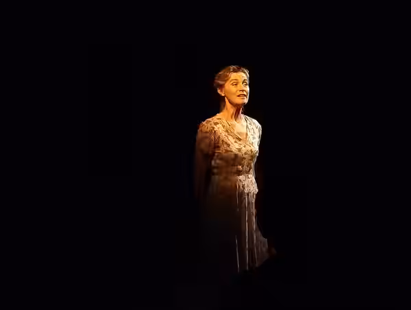 Anne Consigny lors d'une représentation d'"Un barrage contre le Pacifique" au théâtre de Poche-Montparnasse, le 18 juin 2026.