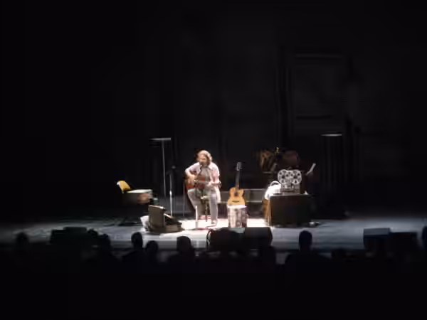 w:Eddie Vedder at w:Auditorium Theater (2008)