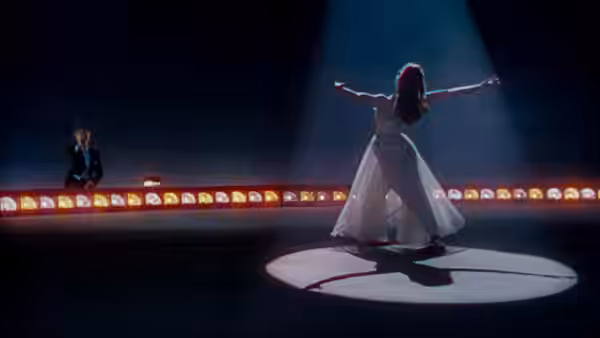 Victoria Page (Moira Shearer) dancing alone on a dark spotlighted stage